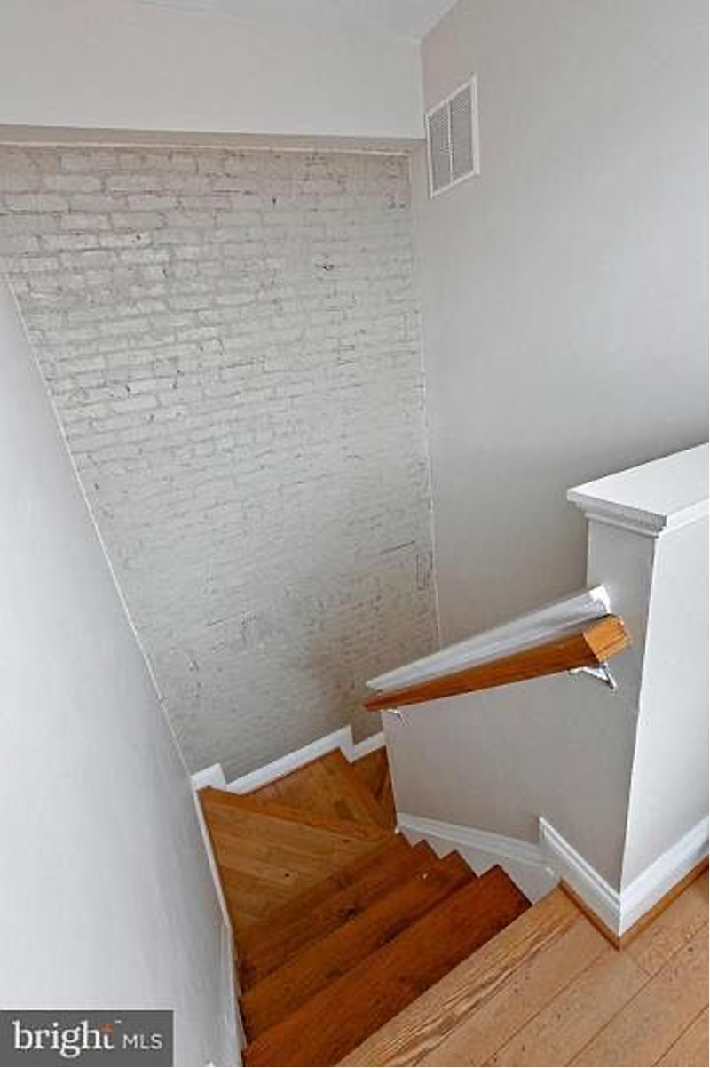 Building Photo - 27 N Glover St