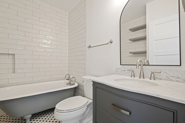 Building Photo - 135 N Alisos St