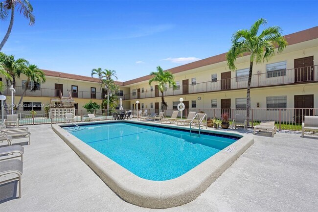 Building Photo - 415 NE 2nd St