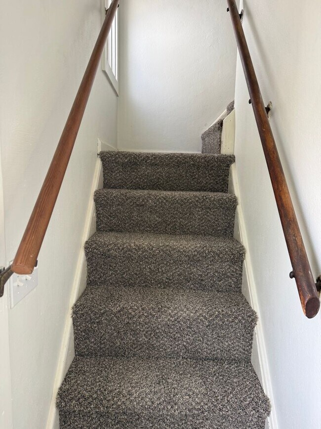 Building Photo - 1038 Heath St