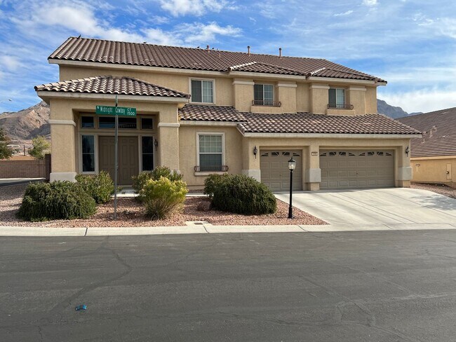 Primary Photo - OVER 4000 SQ. FT. EXECUTIVE HOME IN GATED ...