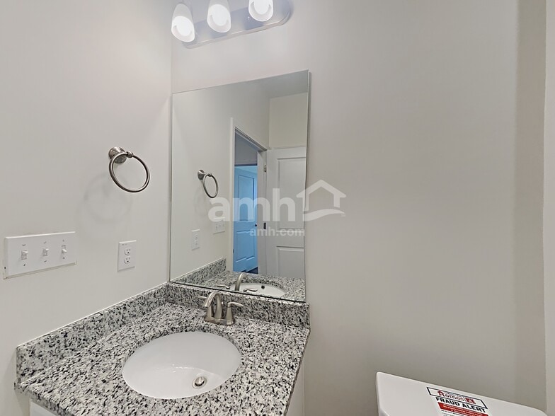 Building Photo - 4324 Longfellow Dr