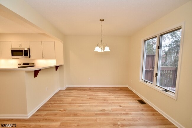 Building Photo - 15 Stonehouse Ct