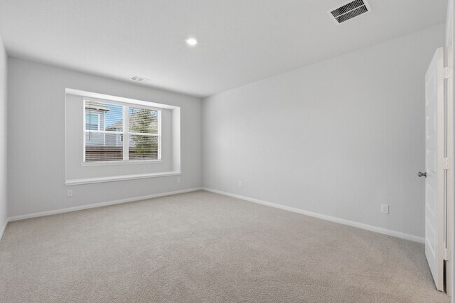 Building Photo - 2405 Bray Head Dr