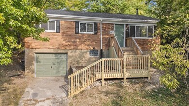 Building Photo - Section 8 APPROVED 3-bedroom