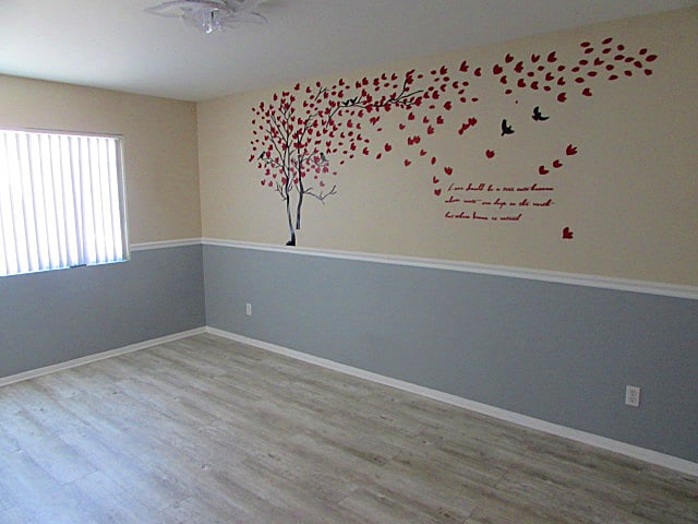 Building Photo - 4 bedroom 2.5 bath sparkling pool home in Perris!