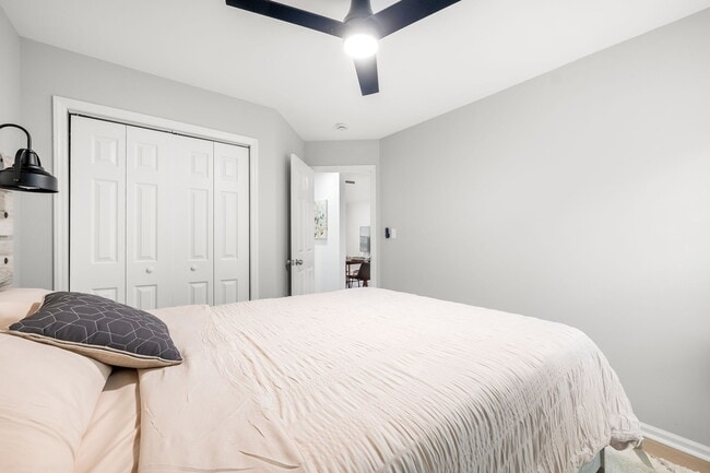 Building Photo - 420 Alpha St