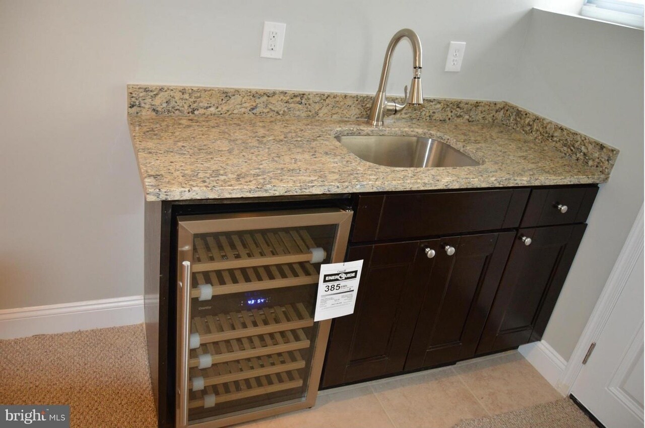Sink / Counter with Wine cooler in basement - 316 Division Ave NE
