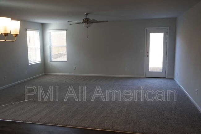 Building Photo - 289 Greenbay St