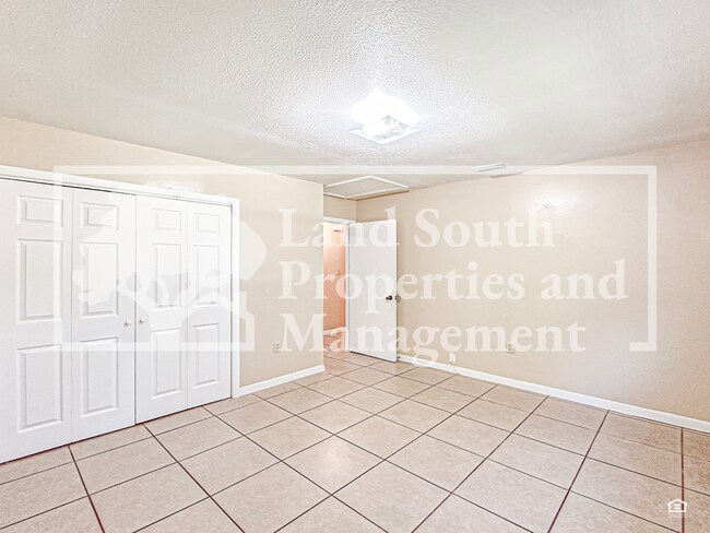 Building Photo - CRY2527