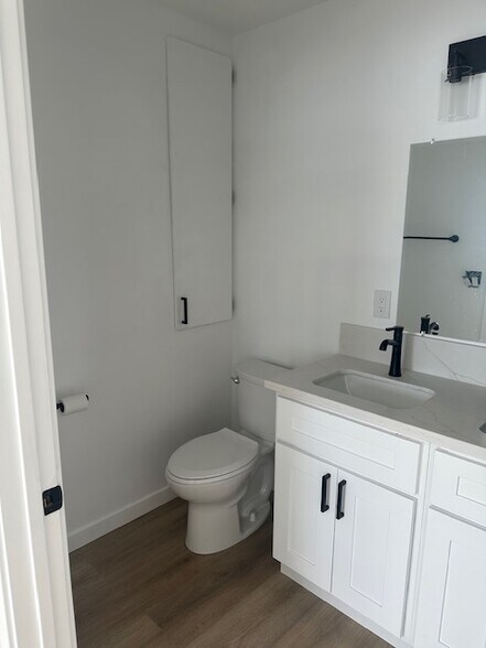 Building Photo - 251 Cross St