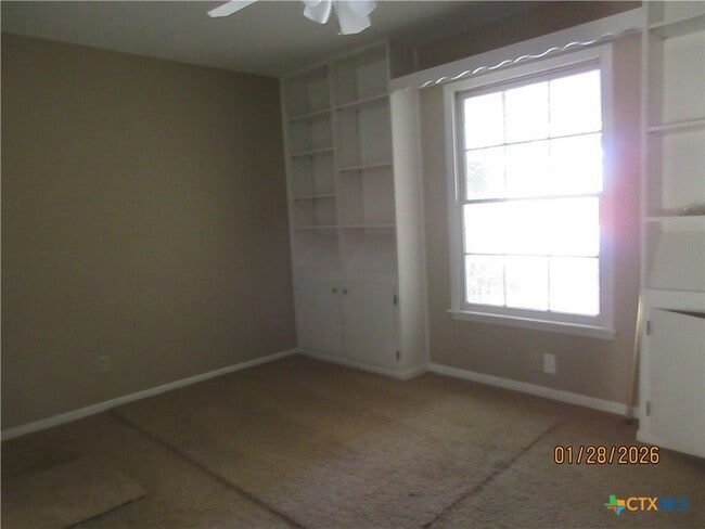 Building Photo - 906 Illinois Ave