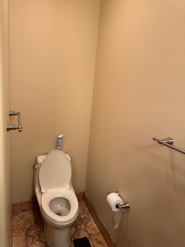 Building Photo - Luxury 5-Bedroom, 6-Bathroom Mountain Retreat – Hot Tub, Fireplaces, & More!