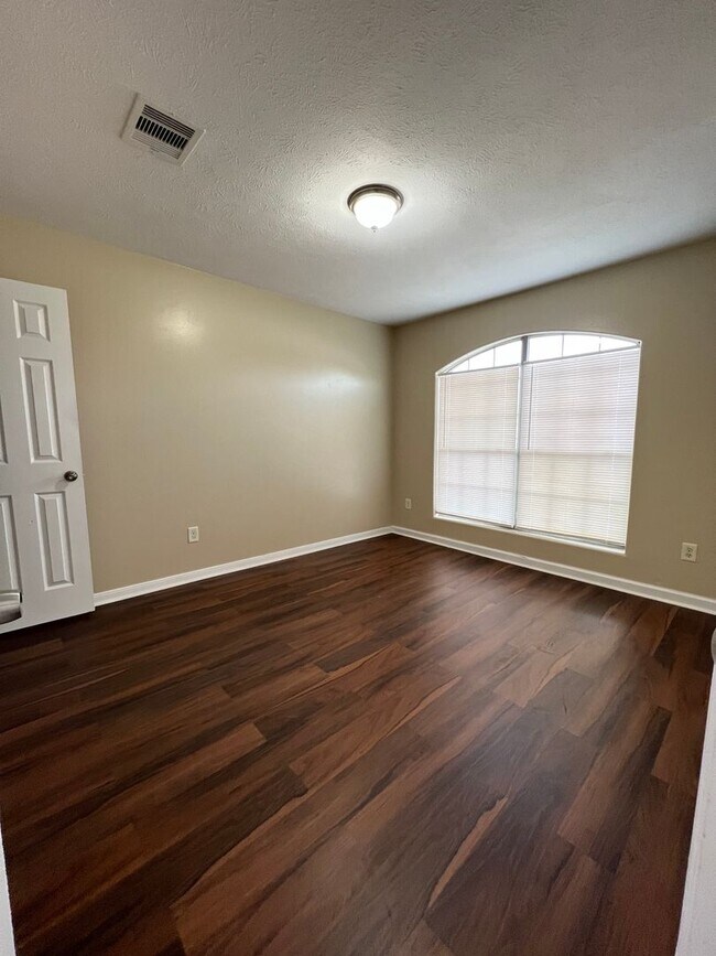 Building Photo - Pine Landing Homes