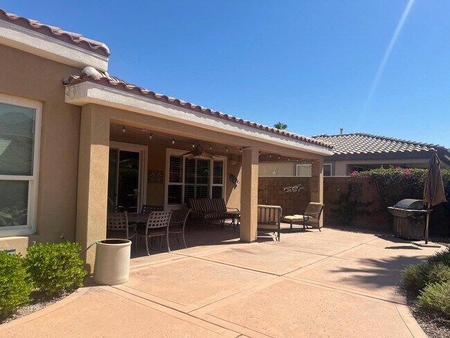 Building Photo - 61105 Living Stone Dr