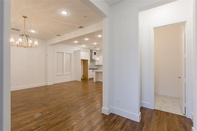 Building Photo - 6105 Echelon Way