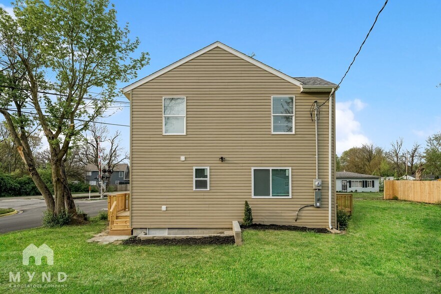 Building Photo - 3400 1st Ave