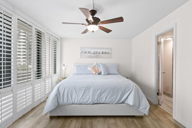 Building Photo - 4200 N Ocean Dr