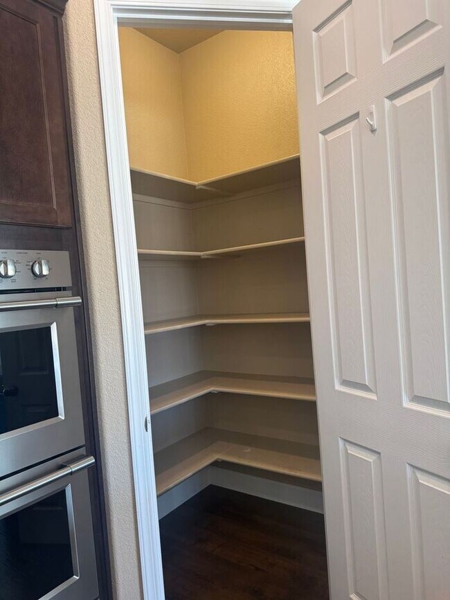 Building Photo - Beautiful Shadow Ridge Home in Spanish Spr...