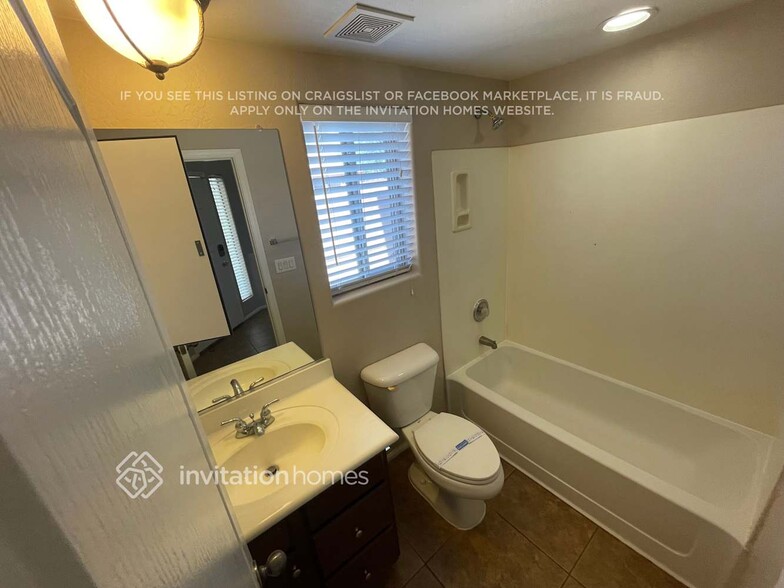 Building Photo - 4107 S 55th Dr