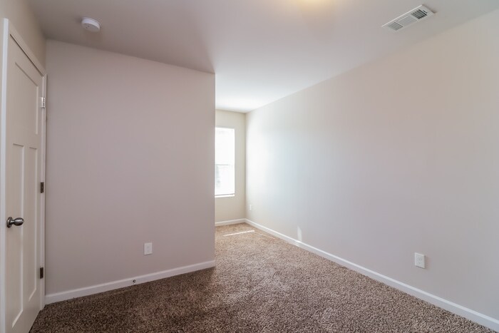 Building Photo - 5193 Tew Ln SW