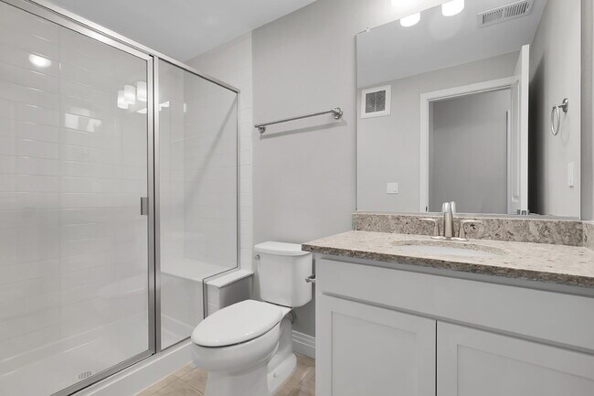 Building Photo - $2,775 - 3 Bed, 3 Bath Condo in Aurora wit...