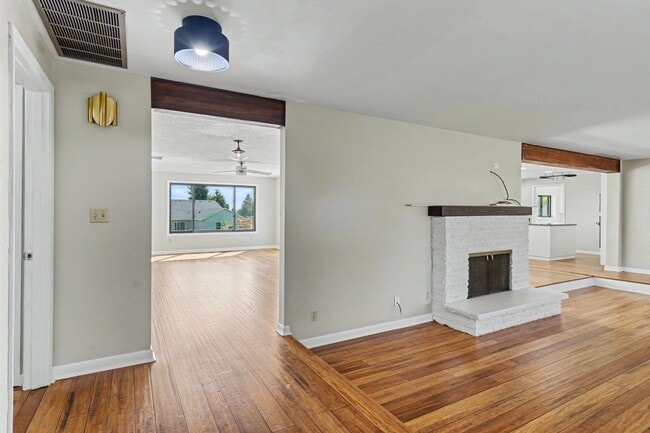 Building Photo - 4 bed, 2 bath single-level home in quiet West Salem neighborhood!