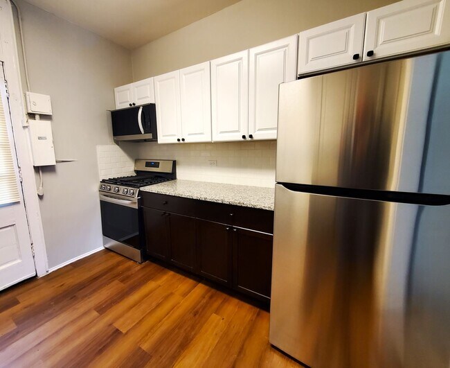 Building Photo - 695 Vernon Ave