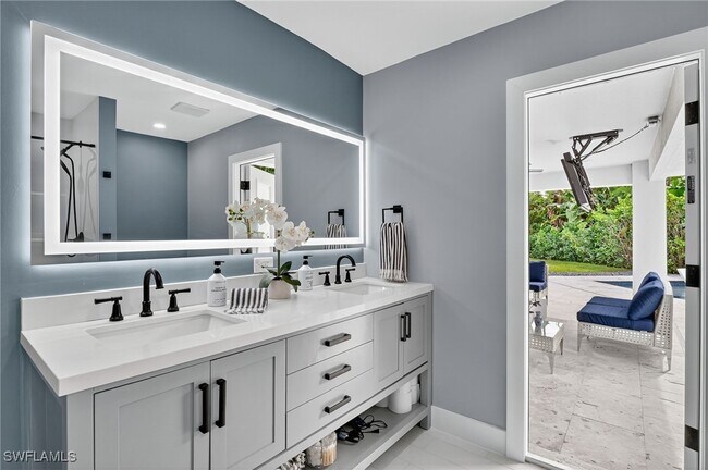 Building Photo - 5270 Berkeley Dr