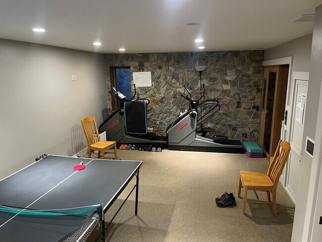 Building Photo - Luxury Furnished Monte Sereno Estate | Short-Term Executive Lease | Resort-Style Living