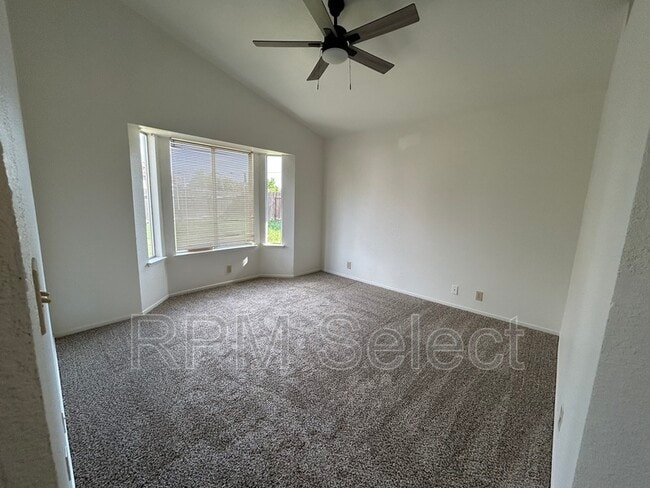Building Photo - 4956 Villa Royale Way