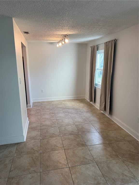 Building Photo - 391 S McMullen Booth Rd