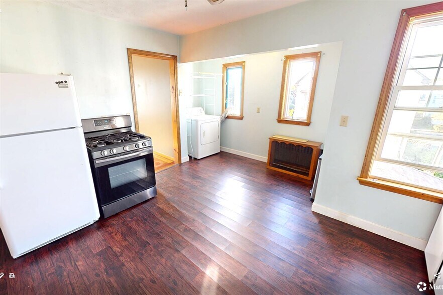 Building Photo - 27 Princeton St