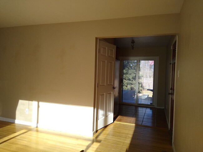 Building Photo - Stunning Ranch Home - Amazing Location - Backs up to Cherry Creek Trail