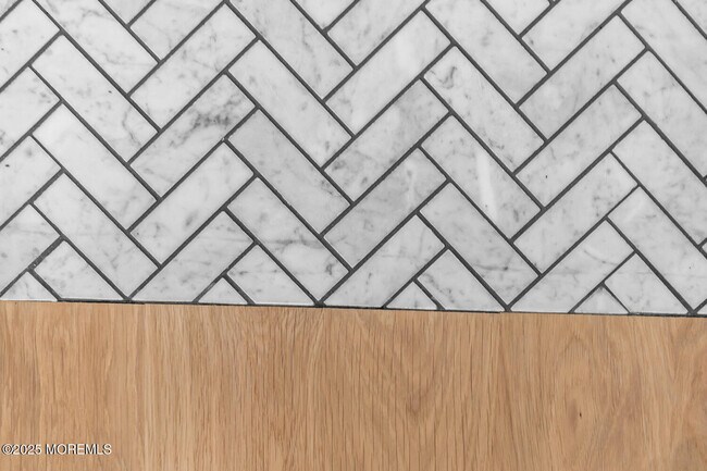 Building Photo - 514 River Rd