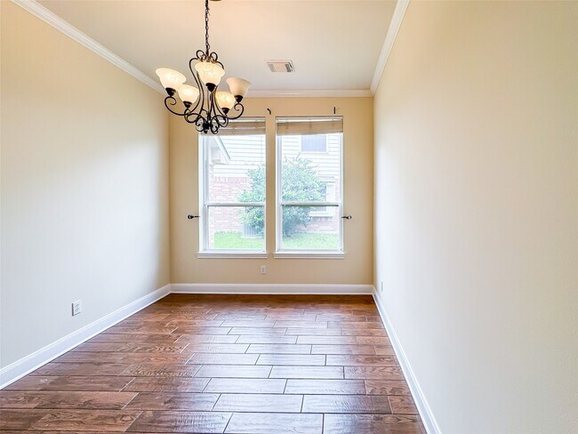 Building Photo - 3015 Gilford Ln