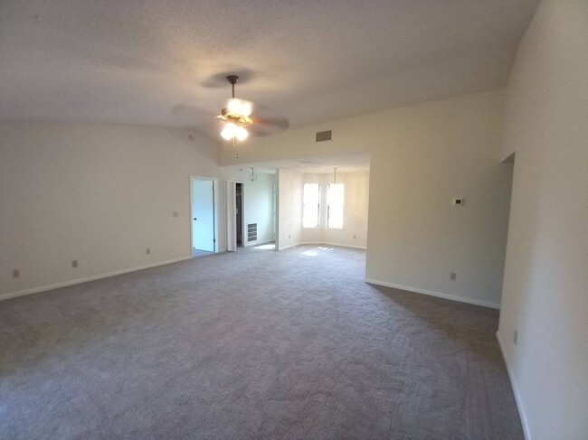Building Photo - 6984 Huntington Woods Cir E