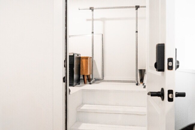 Building Photo - Stylish Furnished Loft Steps from Downtown