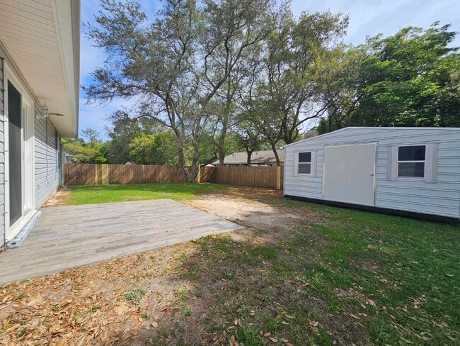 Building Photo - 8082 Sleepy Bay Blvd