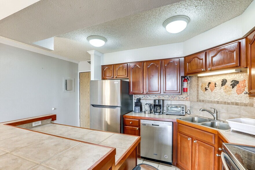 Building Photo - 1305 Speer Blvd
