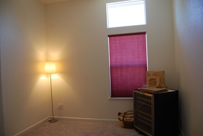 Building Photo - Single Level in Damonte Ranch