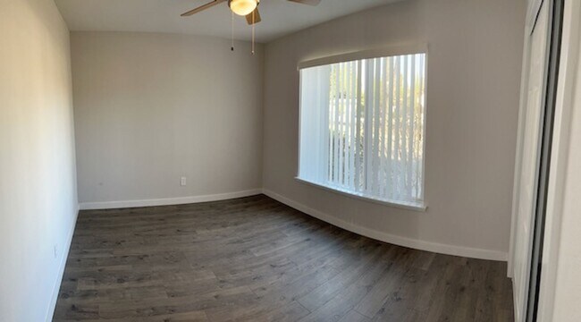 Building Photo - Nice remodeled studio in prime location