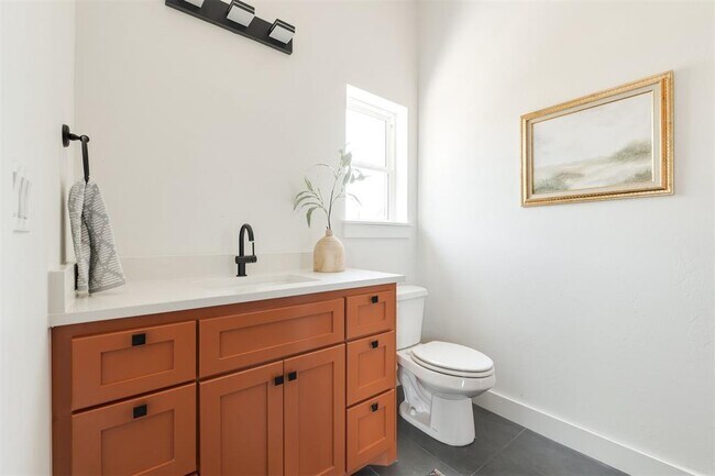 Building Photo - 1005 N Kelham Ave