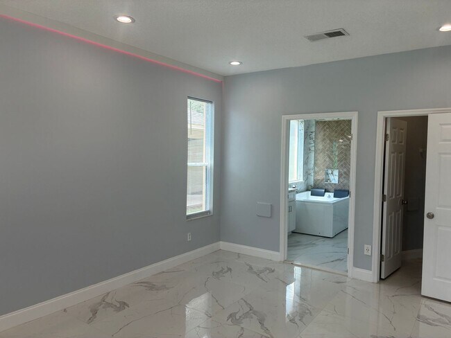 Building Photo - 2641 Emerald Island Blvd