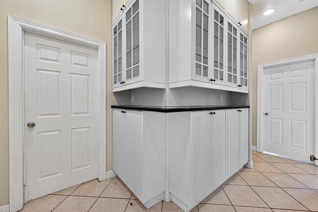 Building Photo - 13819 Lakeview Meadow Dr