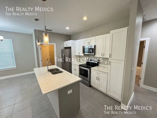 Building Photo - 205 Hibiscus Ln