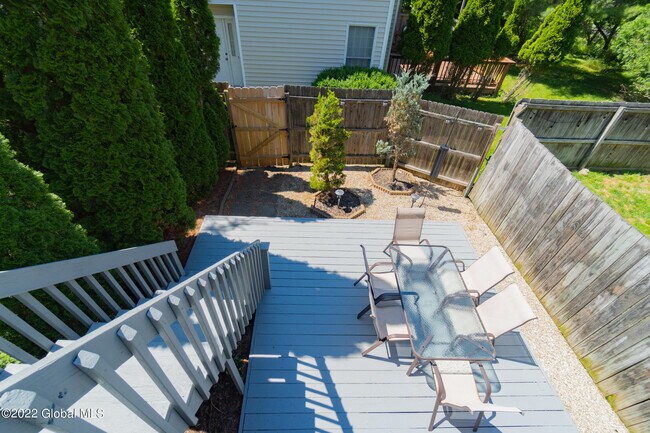 Building Photo - 3 Deerwood Ct