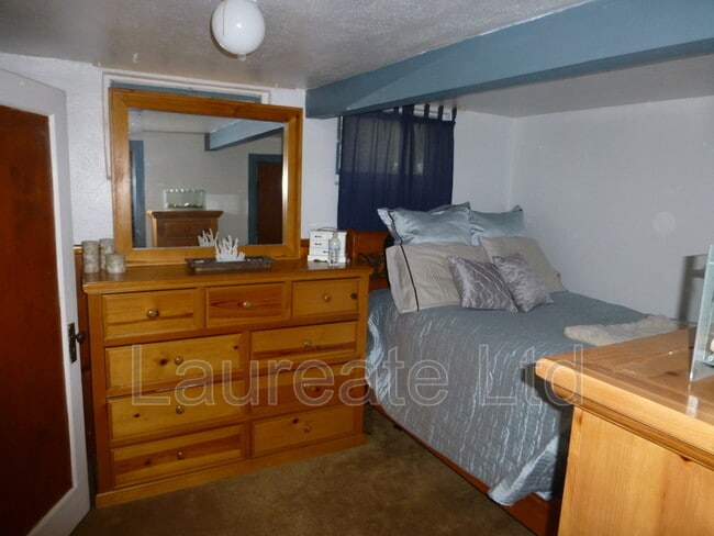 Building Photo - 2425 S Humboldt St