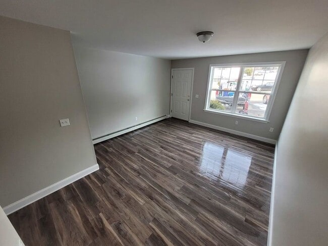 Building Photo - 10 Tourmaline Dr