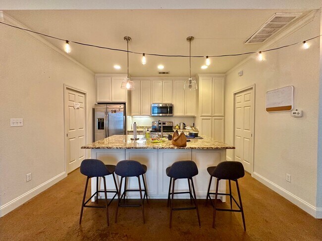 Building Photo - 1801 S 10th St